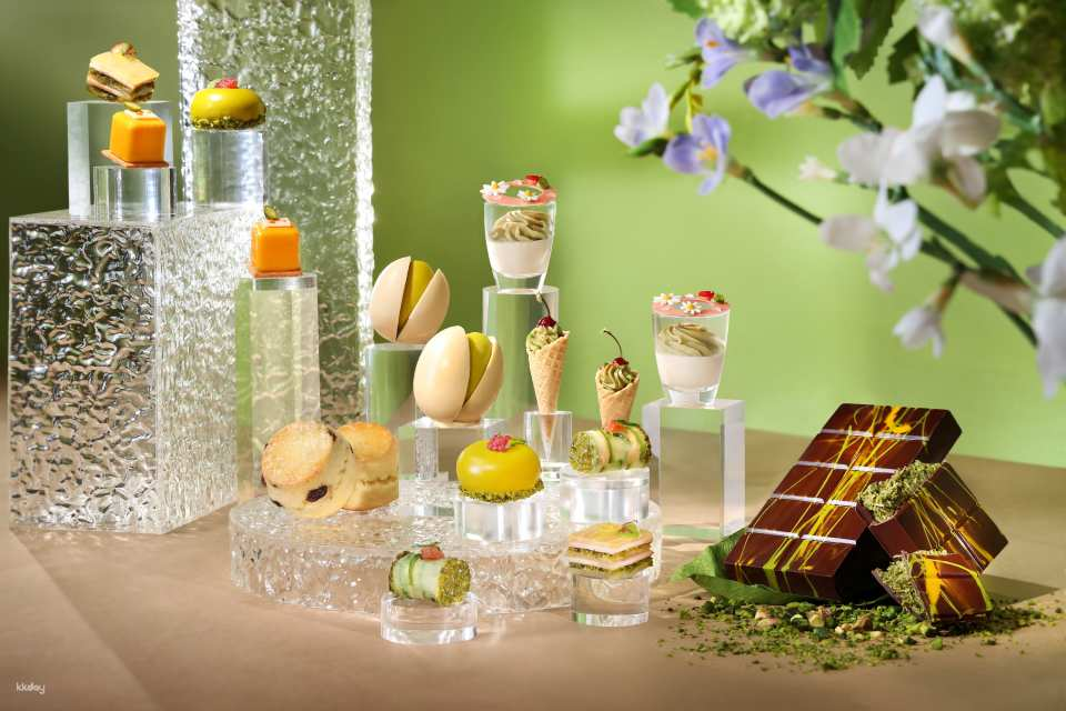 Conrad Hong Kong | The Lounge | “Luminous Bloom” Afternoon Tea, Indian-Style Weekend Three-Course Lunch | Hotel Dining Offers 2025 - Photo 1 of 6